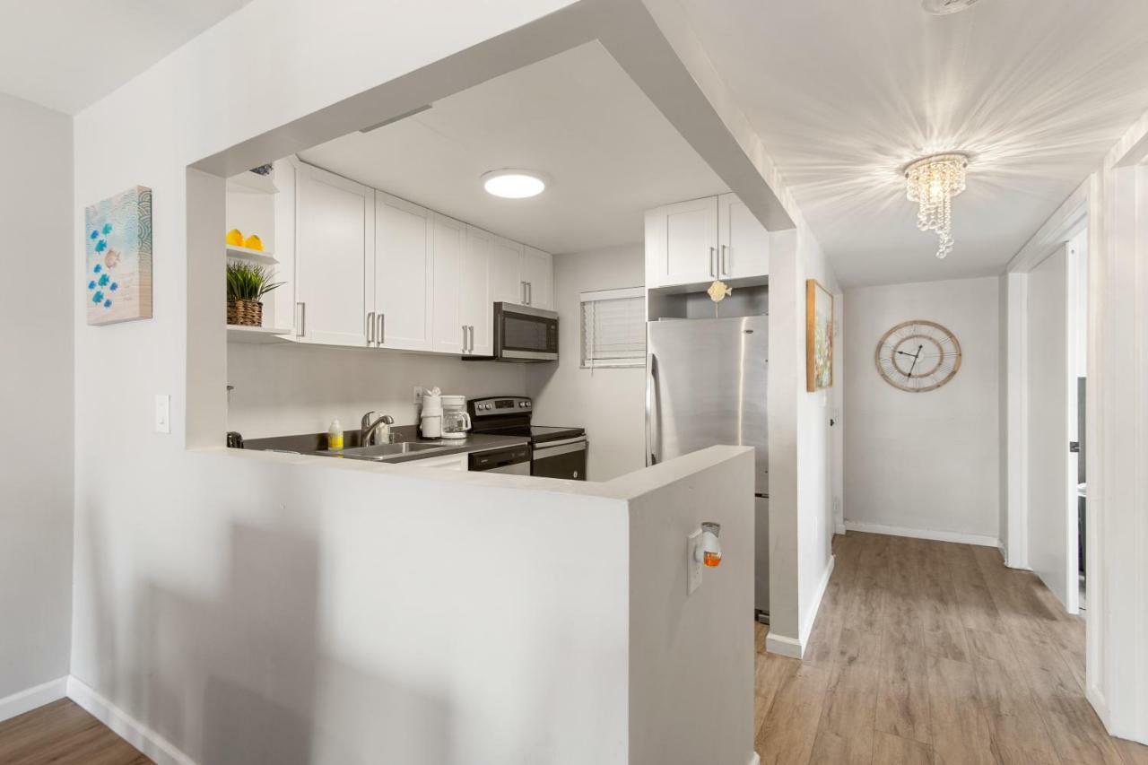 2 Bedroom 2 Bath With Patio On 11Th Collins Ave Miami Beach Exterior photo