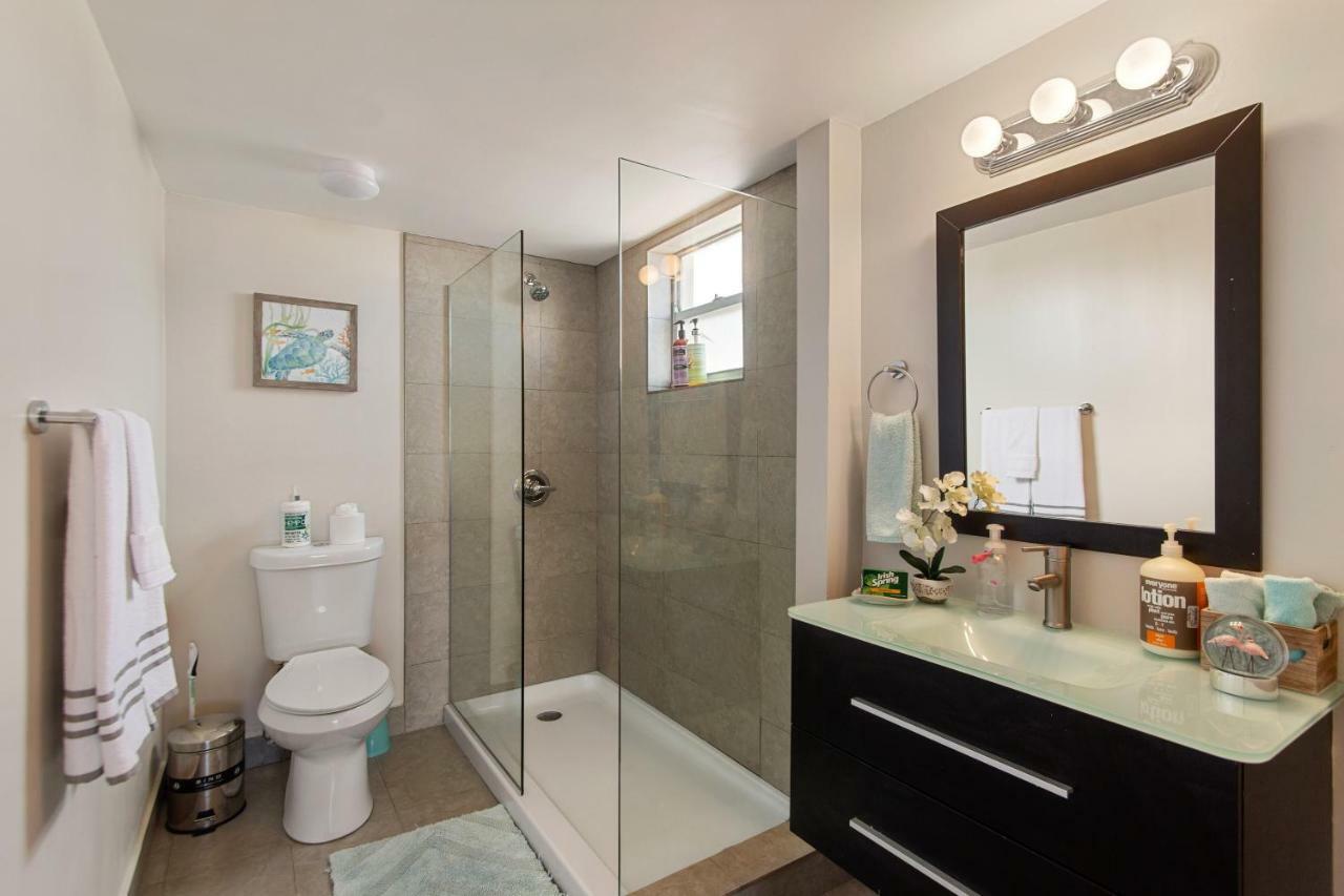 2 Bedroom 2 Bath With Patio On 11Th Collins Ave Miami Beach Exterior photo